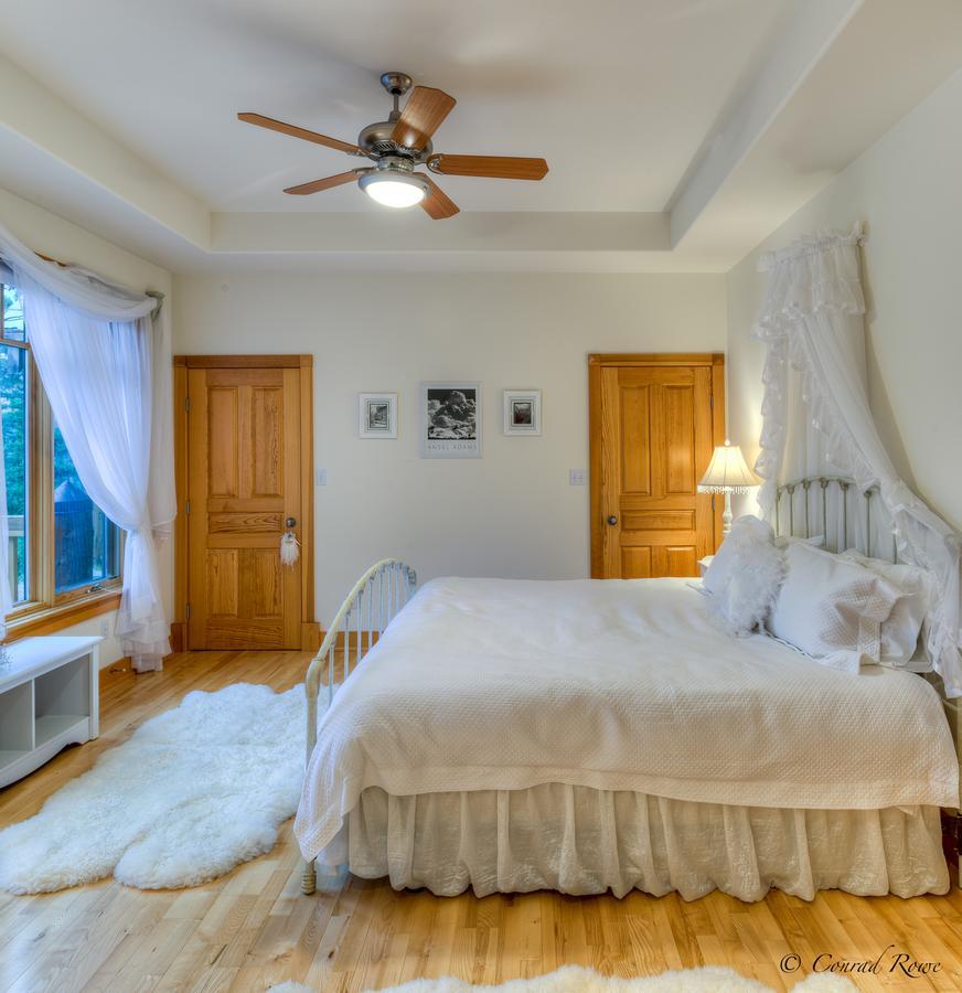The Lodge At Trout Creek Bed And Breakfast エクステリア 写真